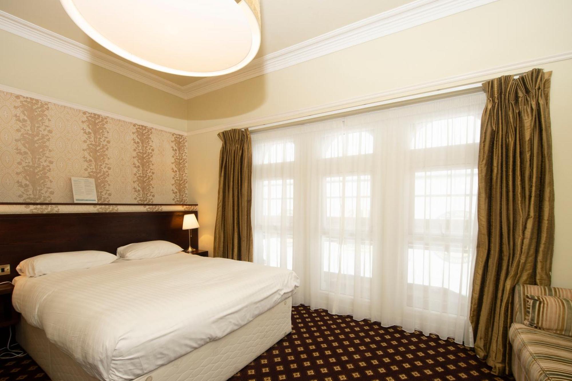 Cabot Court Hotel Wetherspoon Weston-super-Mare Eksteriør billede